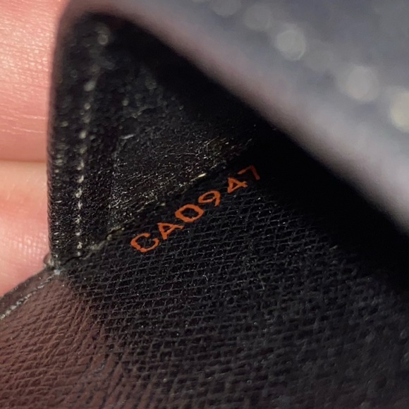 *AUTHENTIC* Louis Vuitton Blue Epi Agenda - Picture 8 of 8